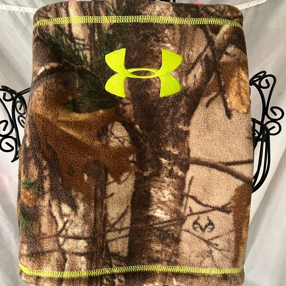 Under Armour Mossy Oak Camo Fleece Gaiter with Neon Green Logo